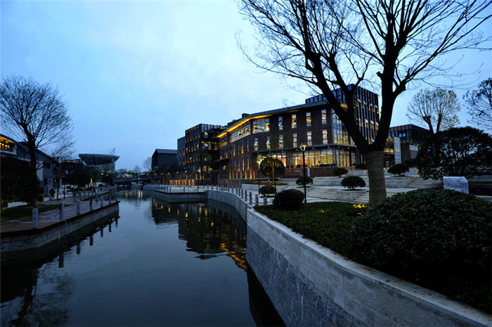组图:杭州梦想小镇为大学生创业铺路搭桥