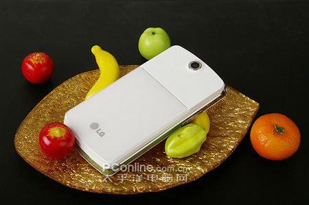 手机 夏普/LG的KF350是针对女性商场推出的冰激淋手机，它拥有与日系手机...