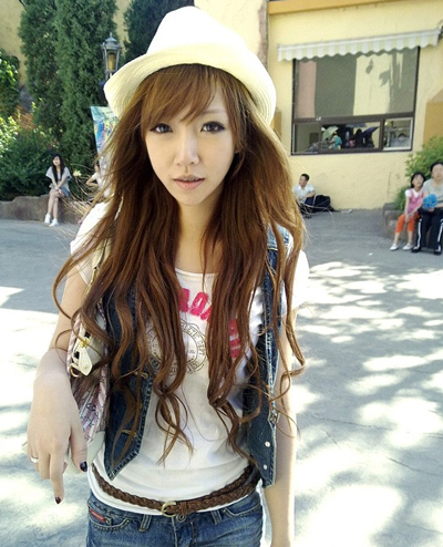 手机壁纸:火辣不失清纯的漂亮MM (2)